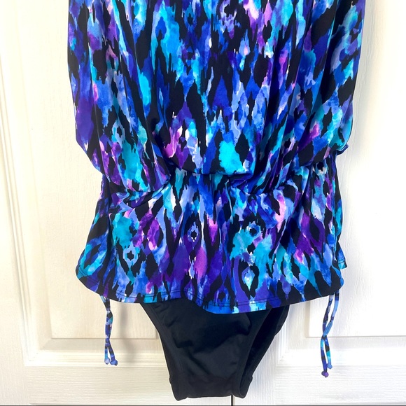 Patterned One Piece Swimsuit - Picture 16 of 16